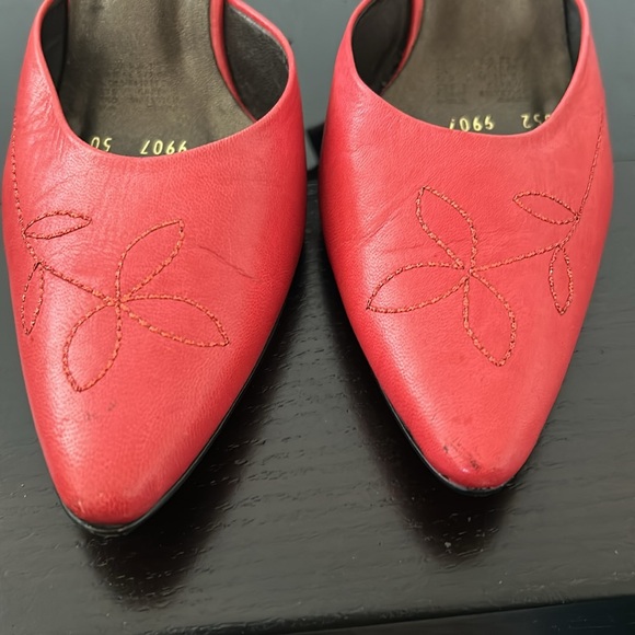 Ramiro Olivares Leather Heels - Picture 9 of 15